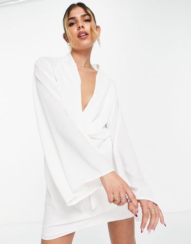 X Perrie Sian - Vestito camicia con scollo profondo e nodo sul davanti - In The Style - Modalova