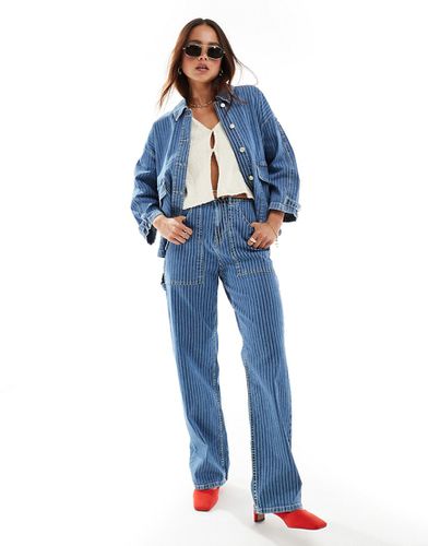 Kirsi - Jeans cargo con fondo ampio a vita alta a righe bianche in coordinato - ONLY - Modalova