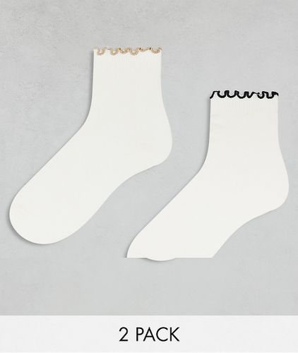 Confezione da 2 paia di calzini bianchi con volant sul bordo - Other Stories - Modalova