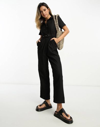 Tuta jumpsuit nera a fondo ampio con cintura - Lola May - Modalova