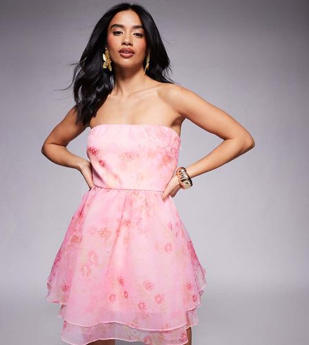 Robe babydoll courte en organza - pastel fleuri - Lace & Beads Petite - Modalova