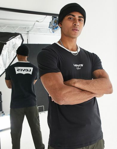 T-shirt nera con logo sul retro e collo con bordo a contrasto - Levi's - Modalova