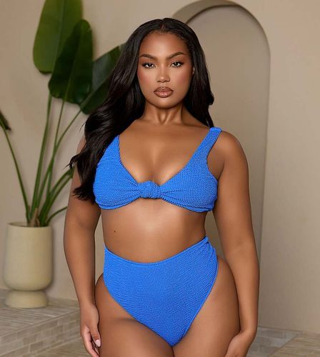 Curve x Bernadette Afia - Haut de bikini froissé avec détail noué à l'avant - de cobalt - Moda Minx - Modalova