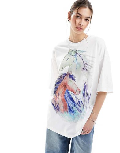 T-shirt vestibilità comoda bianca con stampa di cavalli sul davanti - Monki - Modalova