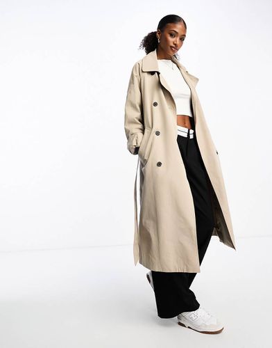 Trench oversize in twill beige con cintura - Monki - Modalova