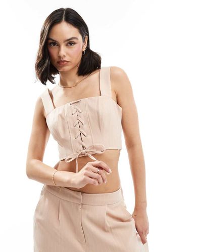 Crop top stile corsetto con lacci gessato in coordinato - Miss Selfridge - Modalova