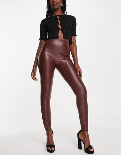 Leggings color cioccolato in pelle sintetica - Miss Selfridge - Modalova