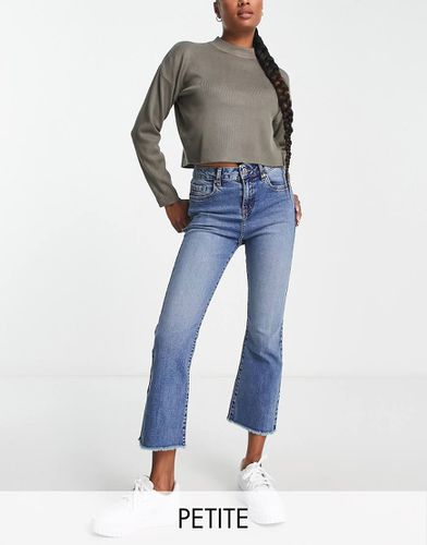 Petite - Jeans a zampa corti lavaggio medio - Miss Selfridge - Modalova