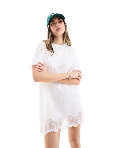 Vestito T-shirt da festival con fondo in pizzo - Miss Selfridge - Modalova