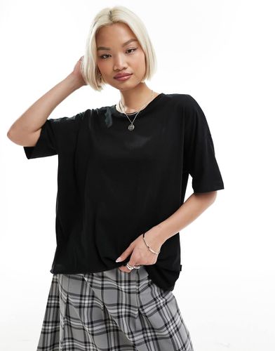 T-shirt oversize nera con spalle scese - Noisy May - Modalova