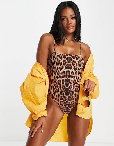 Costume da bagno con stampa leopardata, spalline sottili e scollo squadrato - NA-KD - Modalova