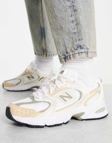 Sneakers beige e argento - In esclusiva per ASOS - New Balance - Modalova