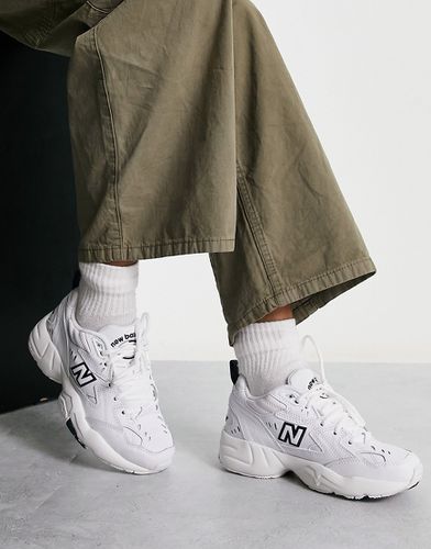 Sneakers bianche con suola spessa - New Balance - Modalova