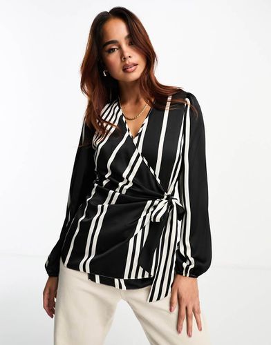 Camicia nera a righe con scollo a V e allacciatura laterale - New Look - Modalova