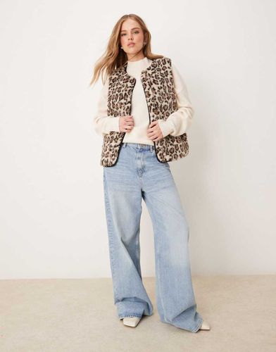 Giacca senza maniche in pile borg con stampa animalier - New Look - Modalova