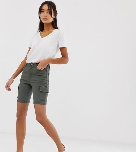 Pantaloncini verdi con tasche cargo - New Look - Modalova