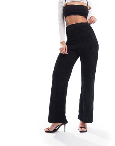 Pantaloni con fondo ampio increspati neri - New Look - Modalova
