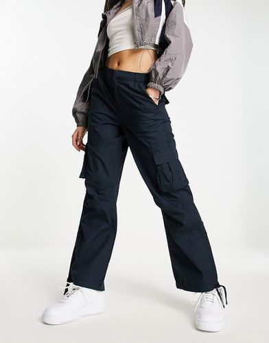 Pantaloni dritti stile paracadutista - New Look - Modalova