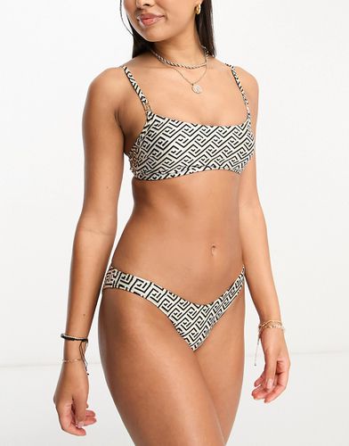 Top bikini con monogramma e scollo rotondo - New Look - Modalova