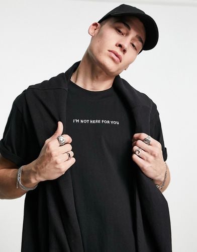 T-shirt nera slim con stampa sul davanti - Night Addict - Modalova