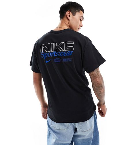 T-shirt nera con grafica stampata sul retro - Nike - Modalova