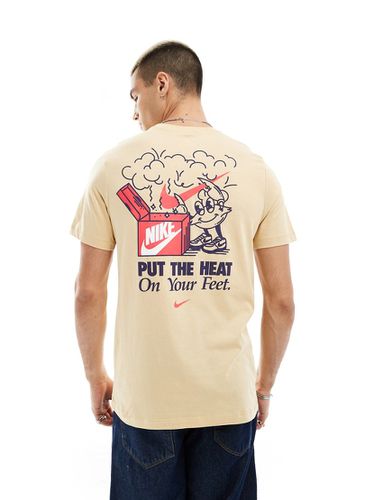 T-shirt color cuoio con stampa di chef - Nike - Modalova