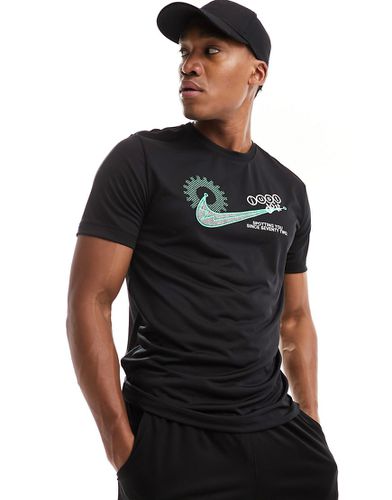T-shirt con grafica nera - Nike Training - Modalova