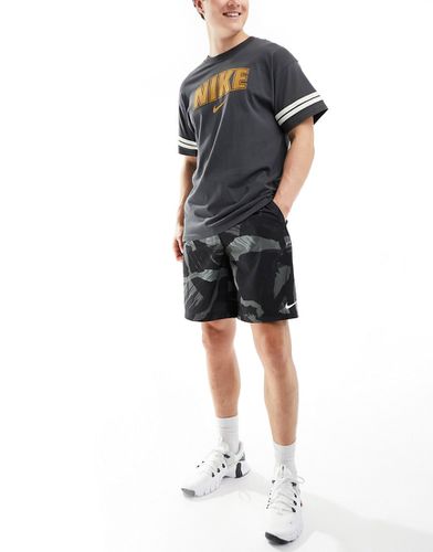 Dri-FIT Form - Pantaloncini da 9" grigi mimetici - Nike Training - Modalova