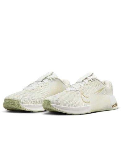 Metcon 9 - Sneakers crema e oro - Nike Training - Modalova