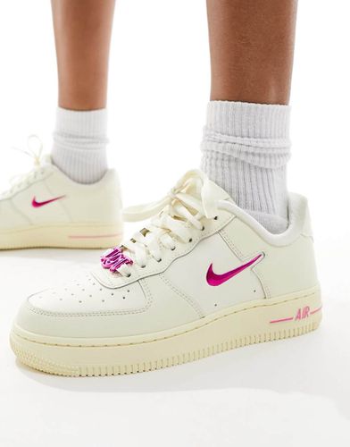 Air Force 1 '07 - Sneakers da donna sporco e rosa - Nike - Modalova