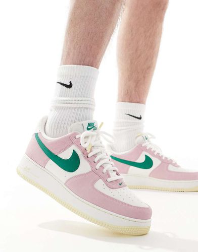 Air Force 1 '07- Sneakers rosa, bianche e verdi - Nike - Modalova