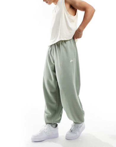 Club - Joggers oversize in spugna color oliva - Nike - Modalova