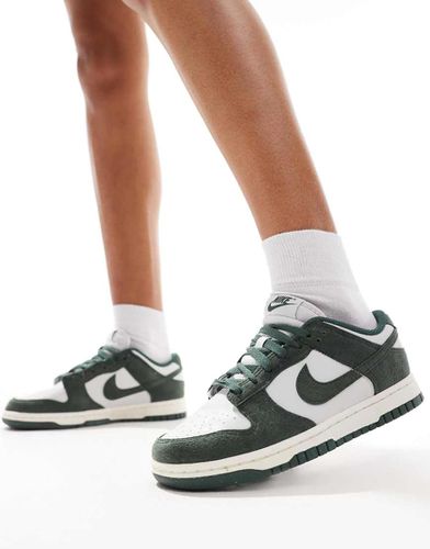 Dunk - Sneakers basse bianche e verdi - Nike - Modalova