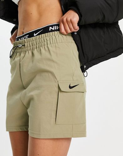 Pantaloncini cargo oliva con tasche e logo - Nike - Modalova