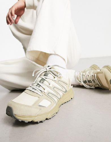 X-Mission 4 - Sneakers unisex in camoscio beige e bianche - Salomon - Modalova