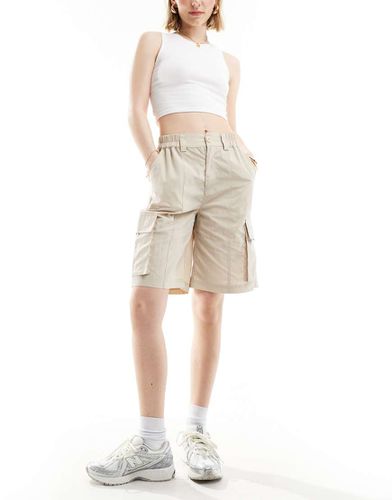 Pantaloncini cargo taglio lungo beige - Sixth June - Modalova