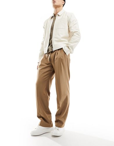 Pantaloni da abito oversize marroni con cintura - Sixth June - Modalova