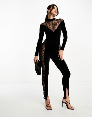 Simmi - Tuta jumpsuit aderente nera in pizzo e velluto a pannelli - Simmi Clothing - Modalova