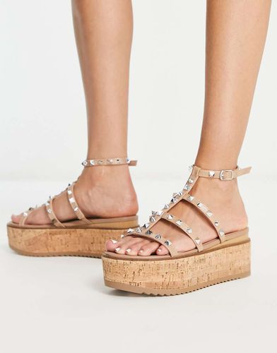 Clovis - Sandali flatform color cuoio effetto coccodrillo con borchie - Steve Madden - Modalova