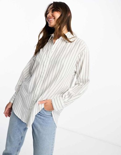 Camicia oversize in cotone con motivo gessato - Stradivarius - Modalova