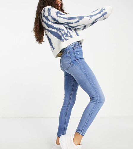 Petite - Jeans skinny a vita super alta azzurri - Stradivarius - Modalova