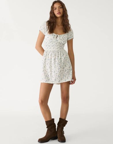 Robe courte - Écru - Stradivarius - Modalova