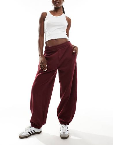 STR - Joggers comodi bordeaux - Stradivarius - Modalova