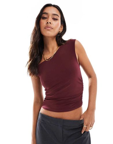 Top asimmetrico bordeaux a spalle scoperte - Stradivarius - Modalova