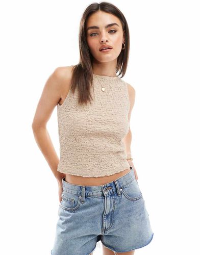 Top beige stropicciato con scollo a barchetta - Stradivarius - Modalova