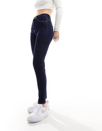 Jeans skinny lavaggio indaco con cuciture a contrasto - Pimkie - Modalova