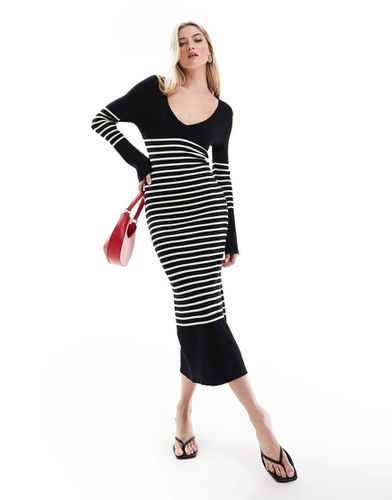 Vestito midi in maglia bianco e a righe - Pretty Lavish - Modalova