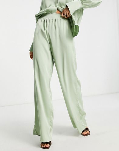 Pantaloni comodi in raso color menta in coordinato - Pretty Lavish - Modalova