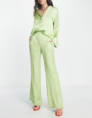 Pantaloni verdi in coordinato - Pretty Lavish - Modalova