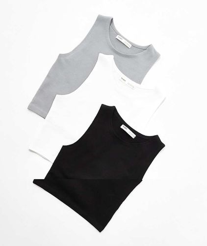 Confezione da 3 crop top a coste con scollo a vogatore bianco, e grigio - Pull & Bear - Modalova